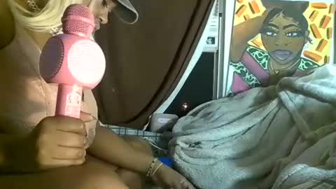 Snapshot of brooklyninfinity chatting on 11/18/25, 03:34 brooklyninfinity online show from 11/18/25, 03:34