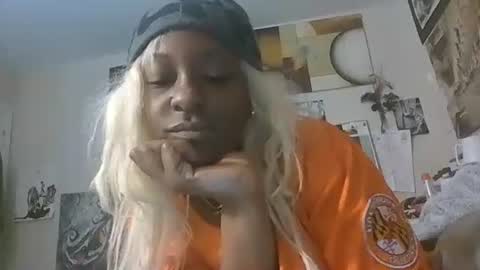 Snapshot of brooklyninfinity chatting on 11/24/25, 01:05 brooklyninfinity online show from 11/24/25, 01:05