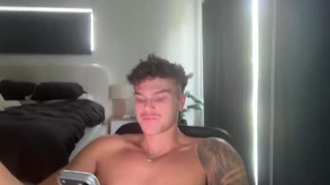 Snapshot of brooklyntay chatting on 02/03/26, 11:43 BrooklynTay online show from 02/03/26, 11:43