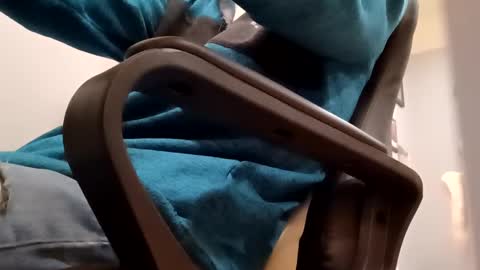 broski2002633810 online show from 02/27/25, 04:53