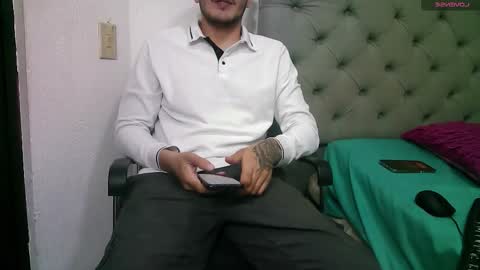 Snapshot of brownnie_man chatting on 10/12/25, 02:10 Mandinnnngooooo online show from 10/12/25, 02:10