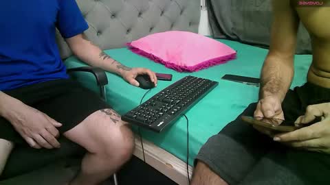 Snapshot of brownnie_man chatting on 10/12/25, 10:31 Mandinnnngooooo online show from 10/12/25, 10:31