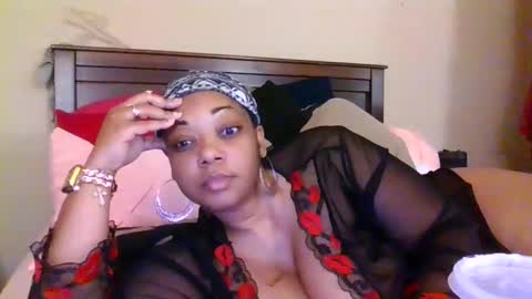 Snapshot of brownroundrenee chatting on 04/18/26, 10:08 brownroundrenee online show from 04/18/26, 10:08