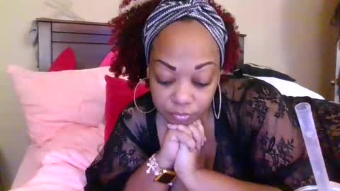 Snapshot of brownroundrenee chatting on 05/20/26, 10:10 brownroundrenee online show from 05/20/26, 10:10
