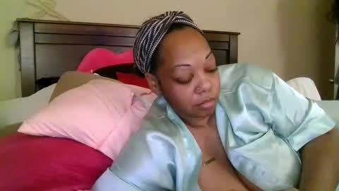 Snapshot of brownroundrenee chatting on 06/07/26, 11:14 brownroundrenee online show from 06/07/26, 11:14