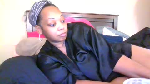 Snapshot of brownroundrenee chatting on 06/13/26, 10:35 brownroundrenee online show from 06/13/26, 10:35