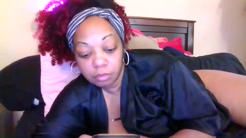 Snapshot of brownroundrenee chatting on 07/15/26, 11:26 brownroundrenee online show from 07/15/26, 11:26