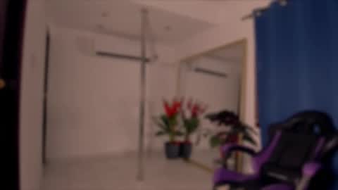 Snapshot of brownvelvet_ chatting on 10/25/25, 06:57 brownvelvet_ online show from 10/25/25, 06:57