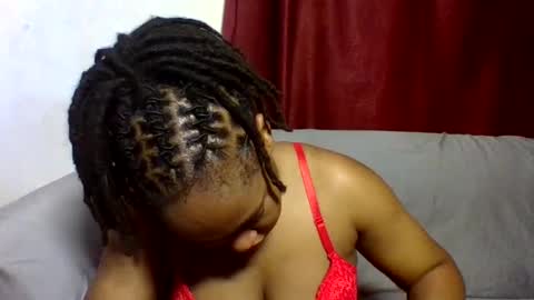Snapshot of browny_kinky chatting on 02/14/25, 11:53 pitch online show from 02/14/25, 11:53