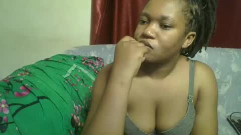 Snapshot of browny_kinky chatting on 02/18/25, 03:21 pitch online show from 02/18/25, 03:21