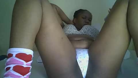 Snapshot of browny_kinky chatting on 05/20/26, 04:18 pitch online show from 05/20/26, 04:18