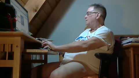 Snapshot of brubar chatting on 04/05/26, 01:14 brubar online show from 04/05/26, 01:14