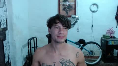 Snapshot of brucewayne1_ chatting on 10/06/25, 10:51 brucewayne1_ online show from 10/06/25, 10:51