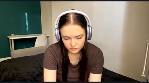 Snapshot of brunaceasor chatting on 05/11/26, 04:04 Luna online show from 05/11/26, 04:04