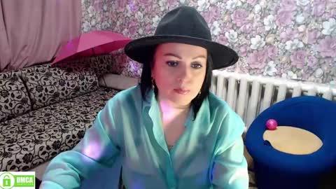 Julia online show from 02/09/25, 04:04