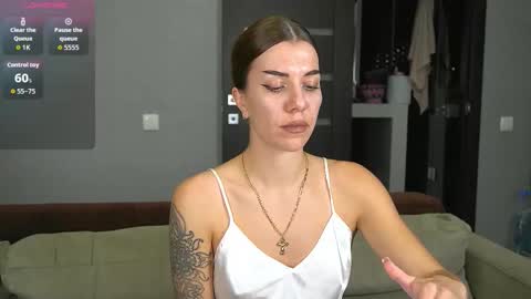 Snapshot of brunette_from_the_moon chatting on 11/03/25, 08:32 Alice online show from 11/03/25, 08:32