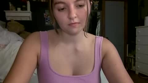 brunettebaby040 online show from 09/22/25, 02:02