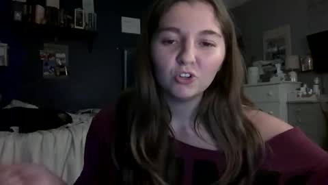 brunettebaby040 online show from 10/03/25, 12:07