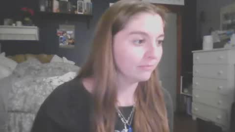 brunettebaby040 online show from 10/28/25, 04:05