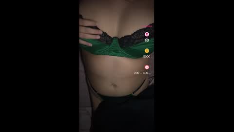 Snapshot of brunettebaddie99 chatting on 12/17/25, 08:09 Brunettebaddie99 online show from 12/17/25, 08:09