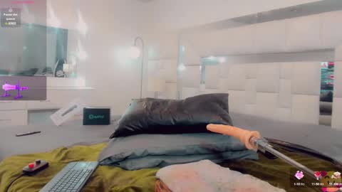 Snapshot of brunettesexy11 chatting on 02/11/25, 02:46 ChannelR online show from 02/11/25, 02:46
