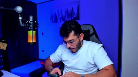 Snapshot of bruno_diaz31 chatting on 10/14/25, 03:29 Bruno online show from 10/14/25, 03:29