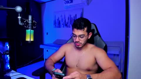 Snapshot of bruno_diaz31 chatting on 10/17/25, 06:05 Bruno online show from 10/17/25, 06:05