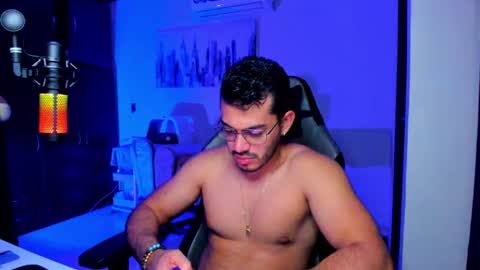 Snapshot of bruno_diaz31 chatting on 10/20/25, 04:02 Bruno online show from 10/20/25, 04:02