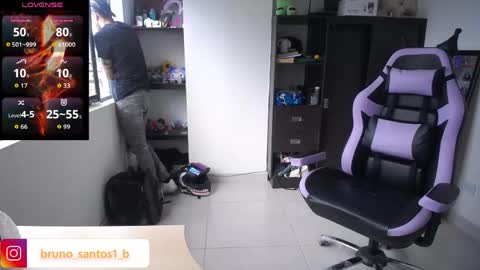Snapshot of bruno_santos1 chatting on 05/17/26, 01:18 Bruno online show from 05/17/26, 01:18