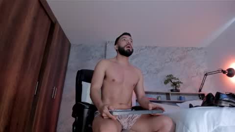 Snapshot of bruno_woods chatting on 10/12/25, 08:08 Andres Suarez online show from 10/12/25, 08:08