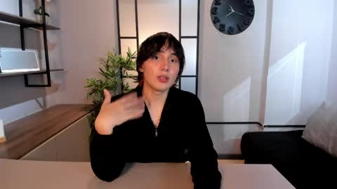 Snapshot of brunodeluca_ chatting on 05/17/26, 08:16 Bruno online show from 05/17/26, 08:16