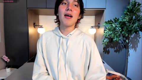 Snapshot of brunodeluca_ chatting on 05/25/26, 08:15 Bruno online show from 05/25/26, 08:15