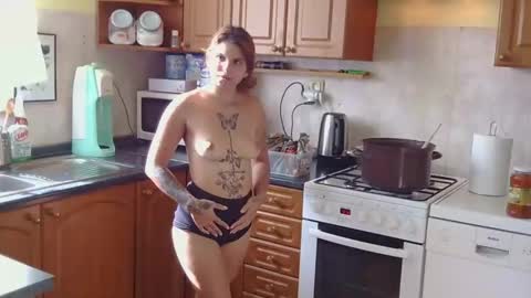 brutecia online show from 10/11/25, 08:57