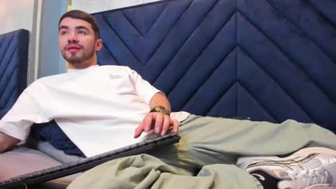 bryce_hall19 online show from 09/12/25, 03:28