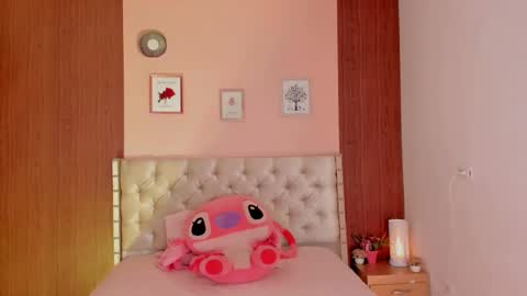 Carly     online show from 10/06/25, 05:21