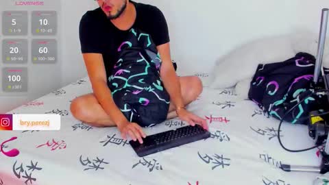 Snapshot of bryperez chatting on 09/16/25, 03:07 bry online show from 09/16/25, 03:07