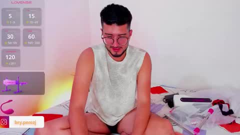 Snapshot of bryperez chatting on 10/21/25, 02:56 bry online show from 10/21/25, 02:56