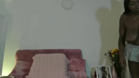 Snapshot of brytany05 chatting on 02/24/26, 05:33 hot online show from 02/24/26, 05:33