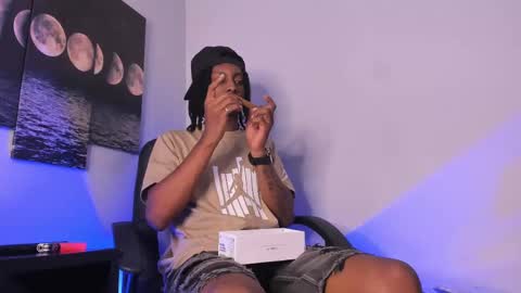 Snapshot of bryxxxon1 chatting on 10/04/25, 04:16 Bryxon online show from 10/04/25, 04:16