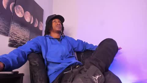 Snapshot of bryxxxon1 chatting on 10/11/25, 04:05 Bryxon online show from 10/11/25, 04:05