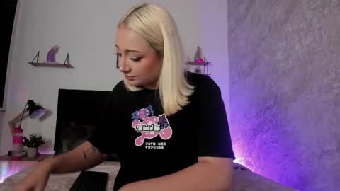 Snapshot of bubbalooooo chatting on 10/24/25, 09:33 Bubbalo online show from 10/24/25, 09:33