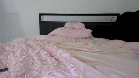 Queen Lola XXX online show from 05/13/26, 08:23