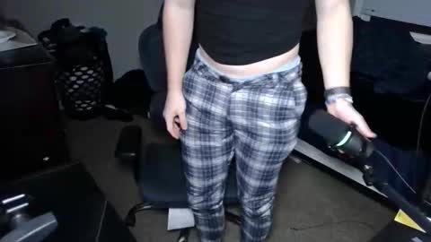 BubblebuttBdn online show from 11/19/25, 04:01