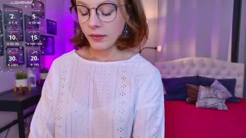 Snapshot of bubblegum_babe_ chatting on 10/25/25, 08:25 Alice online show from 10/25/25, 08:25