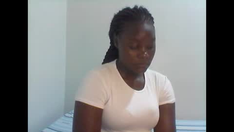 bubbly_ass30 online show from 02/01/26, 07:01