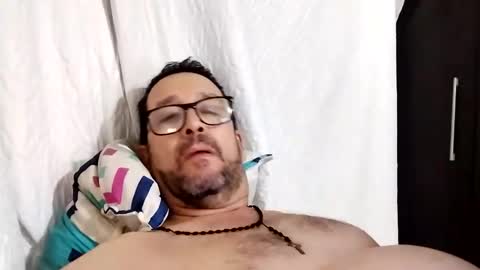 Snapshot of buchs32 chatting on 11/06/25, 04:35 buchs32 online show from 11/06/25, 04:35