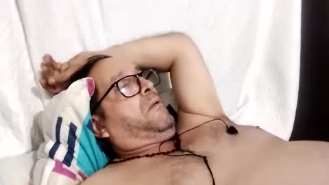 Snapshot of buchs32 chatting on 11/24/25, 04:56 buchs32 online show from 11/24/25, 04:56