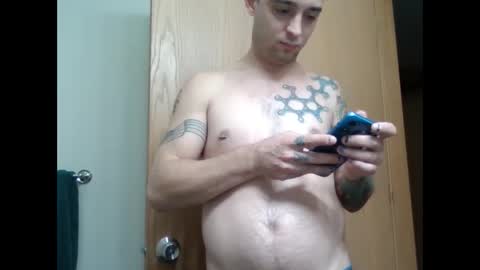 Snapshot of bud42o chatting on 10/28/25, 04:16 Bud42o online show from 10/28/25, 04:16