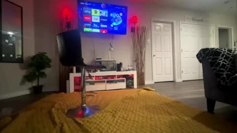 Snapshot of buddhax chatting on 09/27/25, 07:24 Koa  Kobe  online show from 09/27/25, 07:24