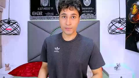 Snapshot of buddy_whitte chatting on 02/18/26, 04:58 Buddy Whitte online show from 02/18/26, 04:58